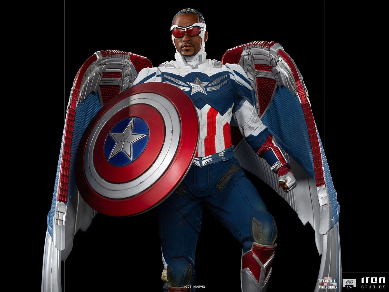 Captain America Sam Wilson (Closed Wings Version)