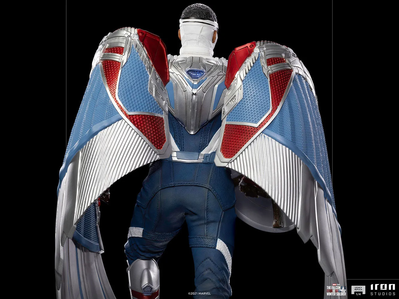 Captain America Sam Wilson (Closed Wings Version)